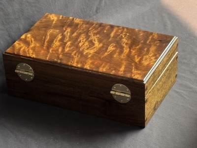 零元拍：金丝楠阴沉木满水波满纹满金丝首饰箱，尺寸：228/117/77MM，送礼盒箱。 - 零元拍：金丝楠阴沉木满水波满纹满金丝首饰箱，尺寸：228/117/77MM，送礼盒箱。