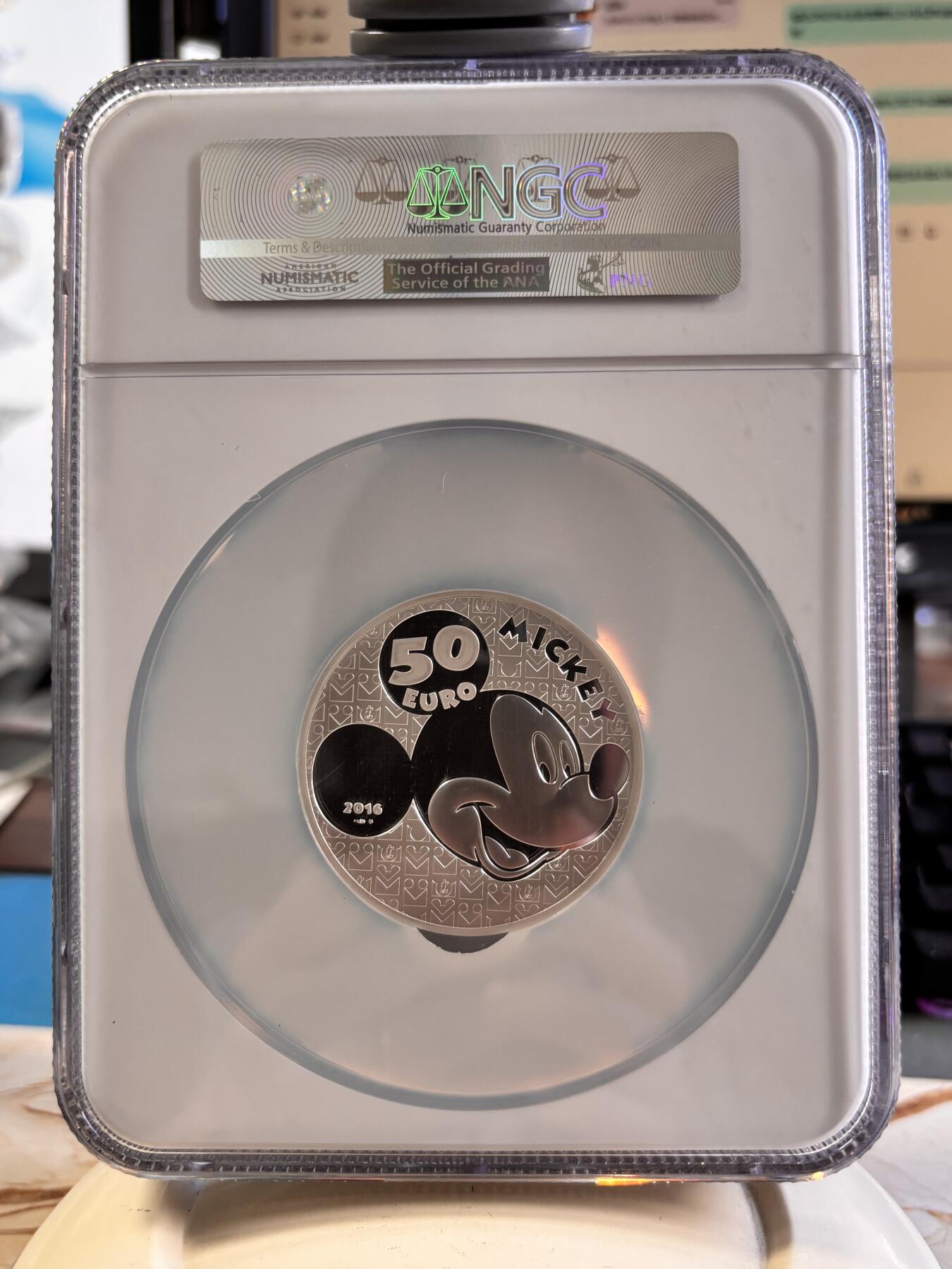 第196期拍卖 法国2016年迪斯尼米老鼠米奇5盎司加厚纪念彩银币NGC-PF70首期，950银