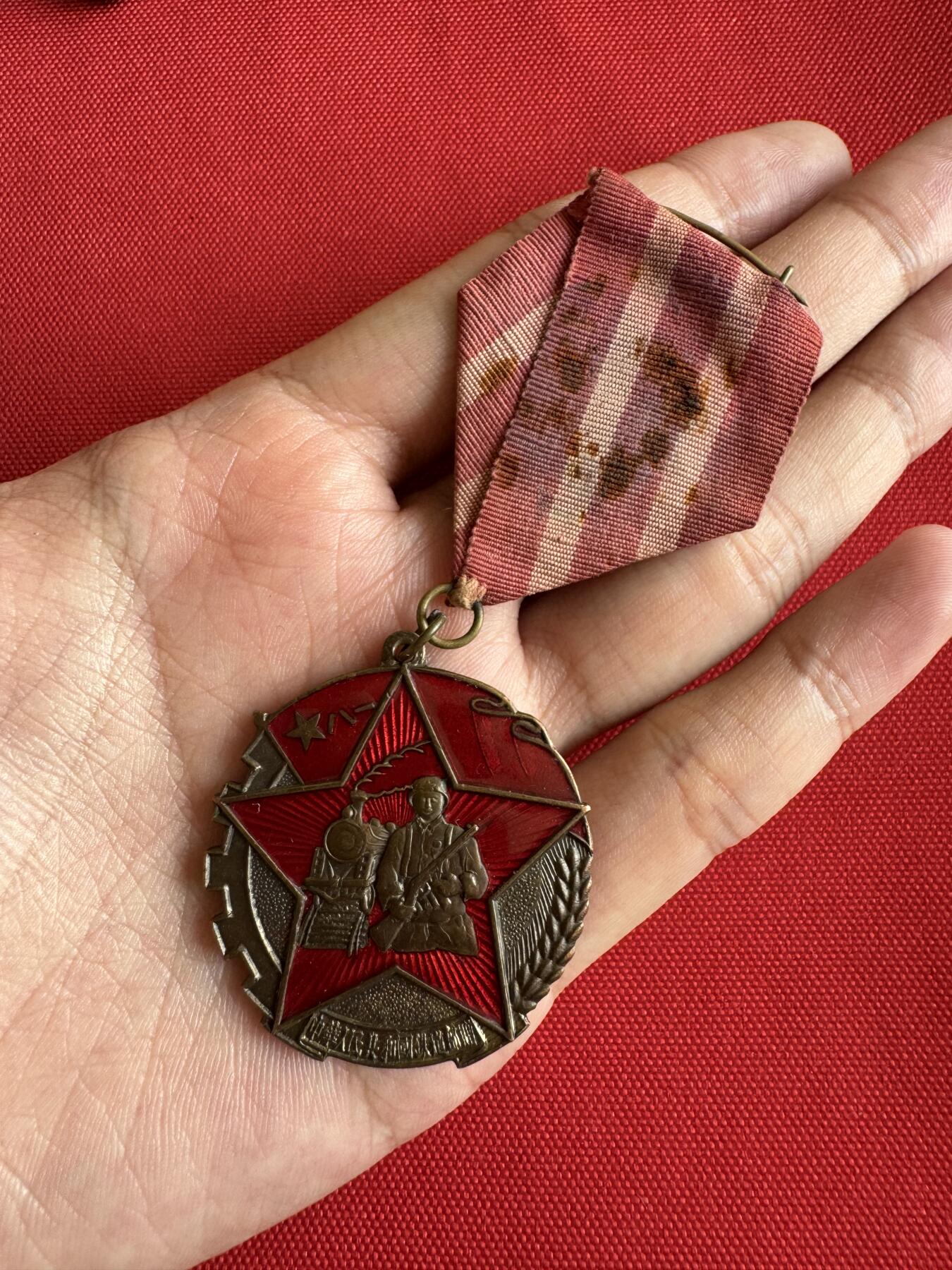 五哥徽章群   31号周二晚上八点4群联拍 铜章