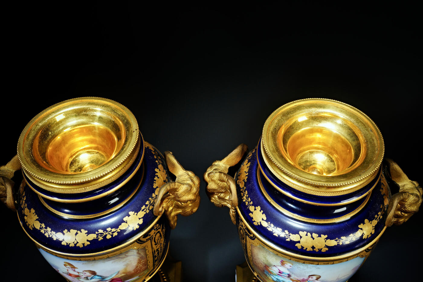 上海都达杂项专场六十七【全场包邮】 清代法国塞弗尔风格铜鎏金瓷瓶 1对