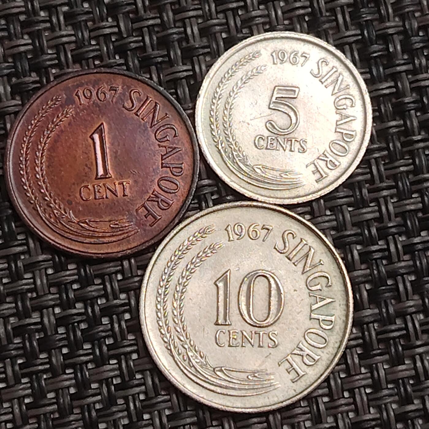 布加迪🐬～世界钱币(上海)🌾第 284 期 /  各国套币和散币 新加坡🇸🇬 1967年 1/5/10分 三枚