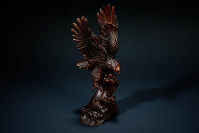 上海都达杂项专场103【全场包邮】  清代老黄杨木精雕《雄鹰展翅》摆件