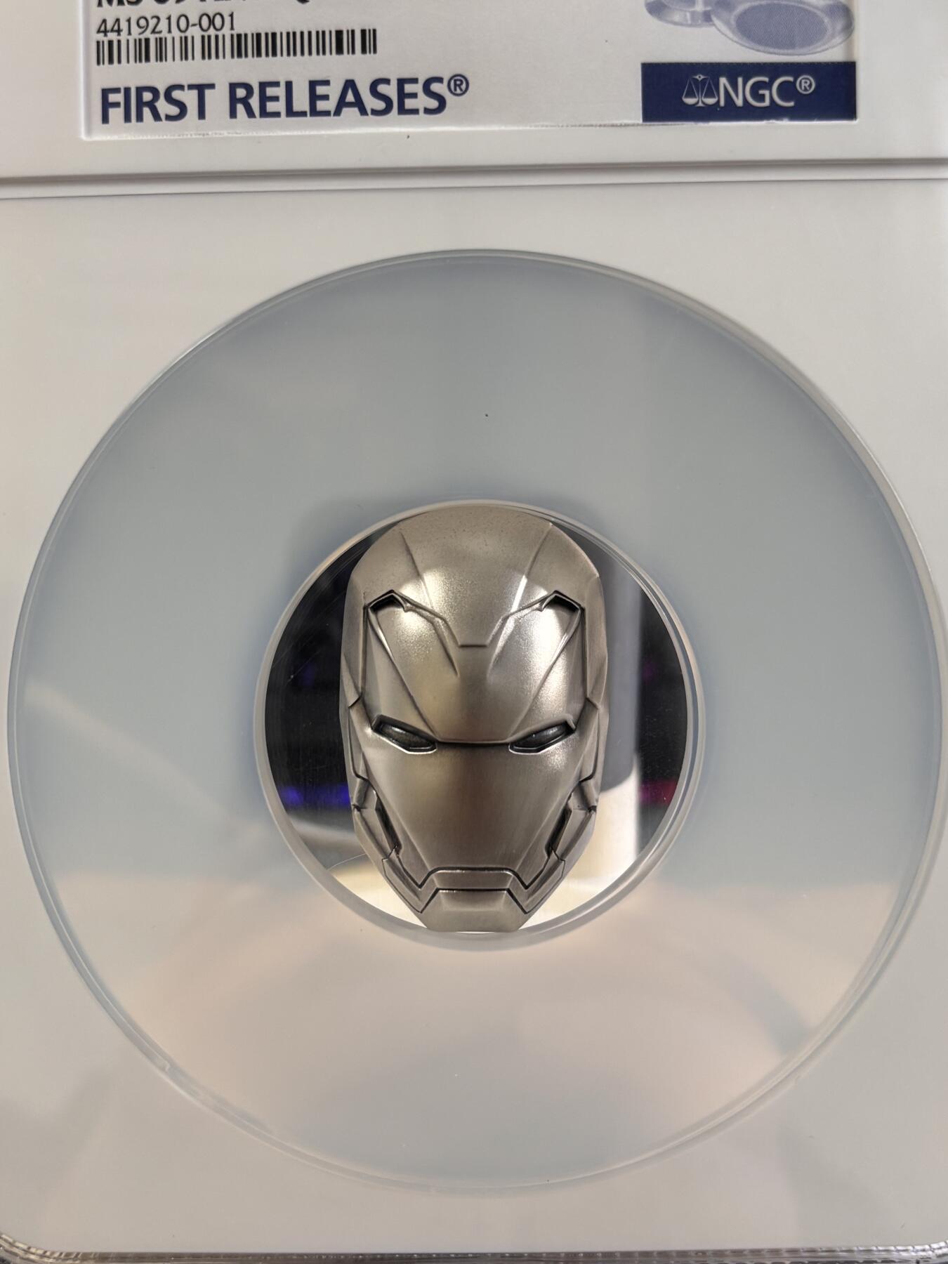 第196期拍卖 斐济2019年漫威系列钢铁侠面具实物形2盎司银币NGC-MS69，999银，发行5000枚