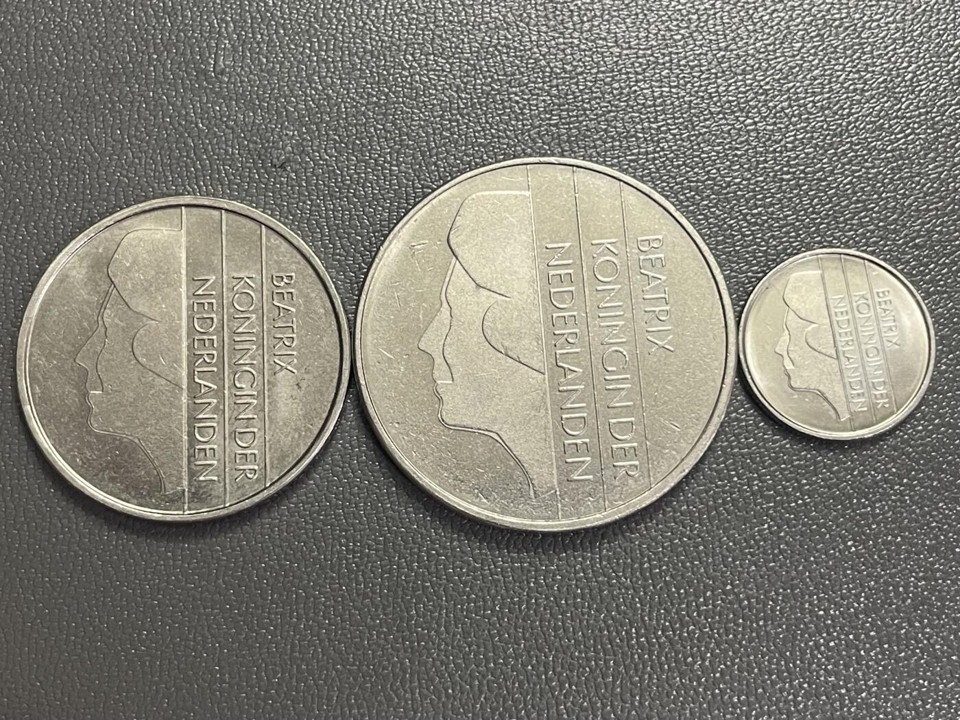 回流0406 荷兰贝娅特丽克丝女王3枚