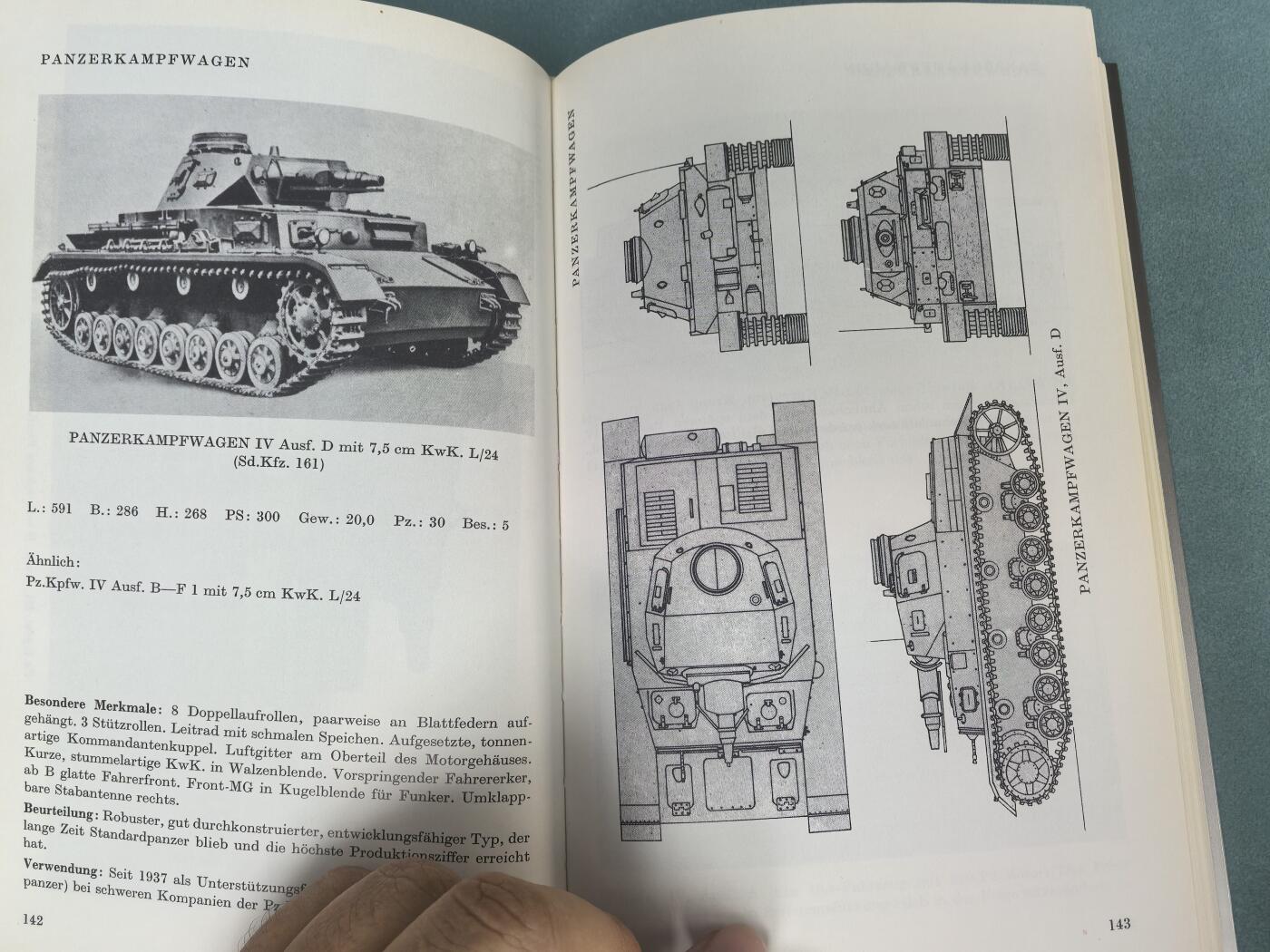 盛世勋华——号角文化勋章邮票专场拍卖第311期 德语版 德国坦克装甲车辆1926-1945 厚达346页