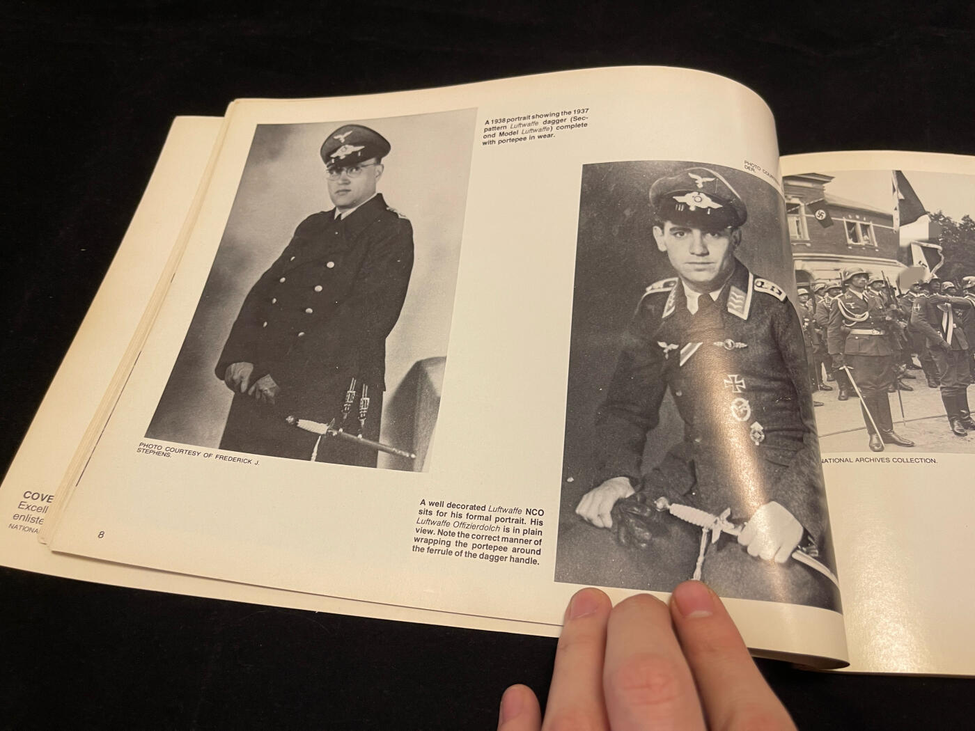 专场 德国二战时期刀剑佩戴图册 64页 很多少见组织佩刀实带图片