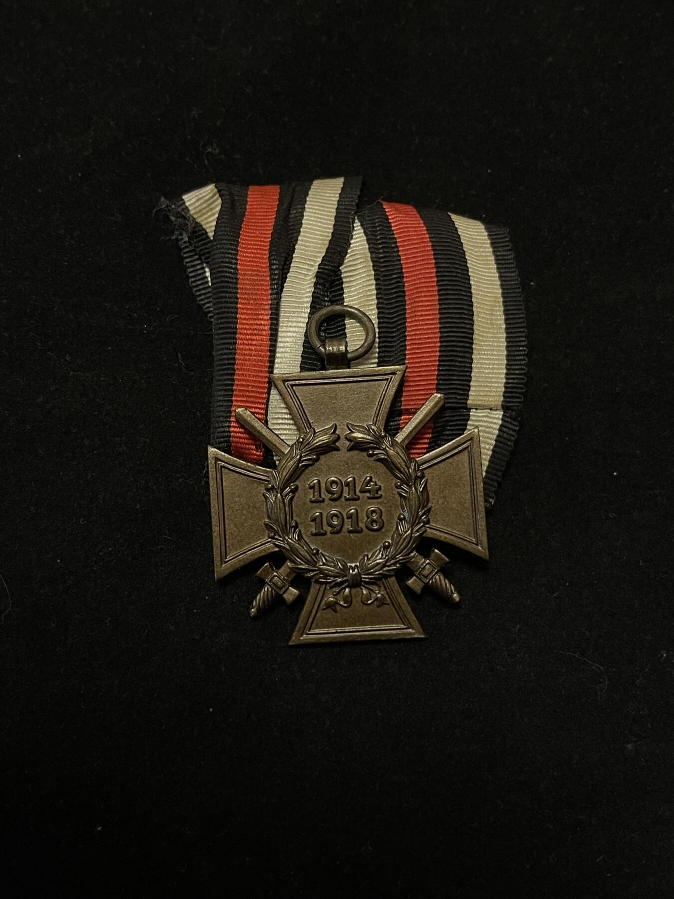 专场 德国德三佩剑兴登堡十字奖章礼服挂，背打RV25厂标，钢质镀铜