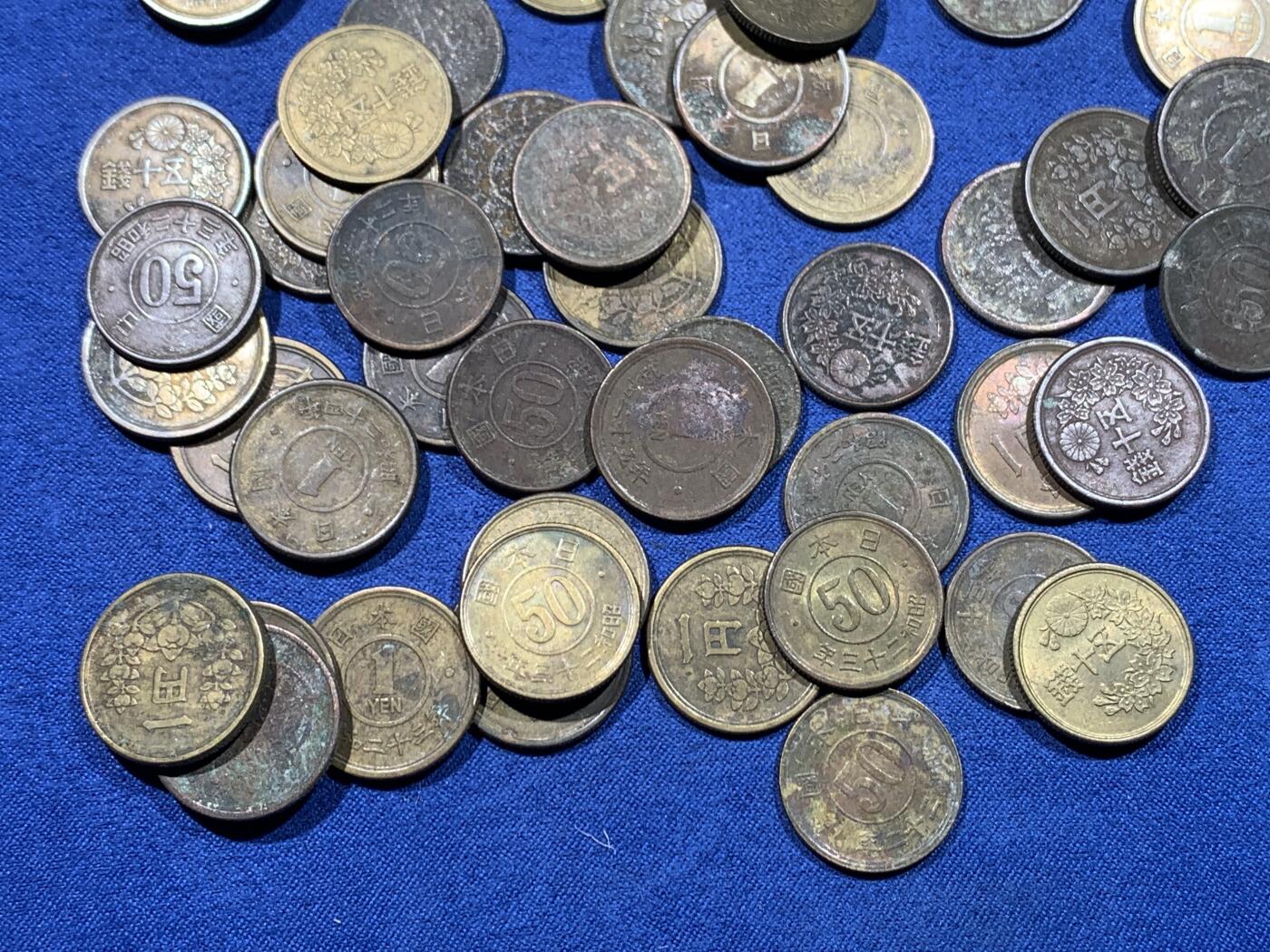 《竞宝斋》第476场 周日，周一 2场连拍 （全场包邮）欢迎送拍 日本 1946-1947年 一元/五十钱 约60枚 重约185克