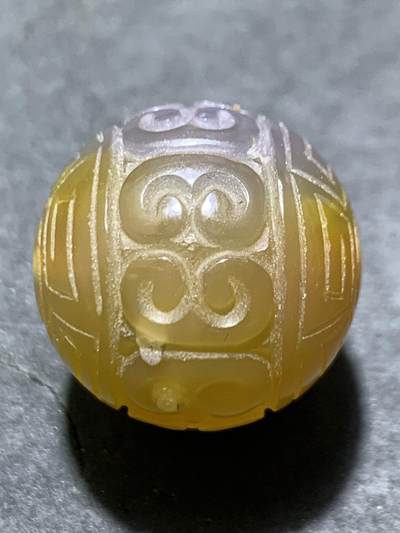 精美高润度冻料飘鸡油黄原皮蒙料战国红玛瑙雕刻回纹2.0珠子一颗， - 精美高润度冻料飘鸡油黄原皮蒙料战国红玛瑙雕刻回纹2.0珠子一颗，