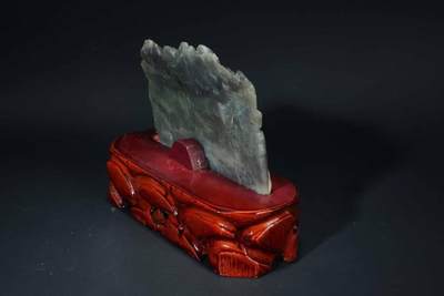 上海都达杂项专场103【全场包邮】  天然和田玉精雕《松山高士图》摆件连座95-262