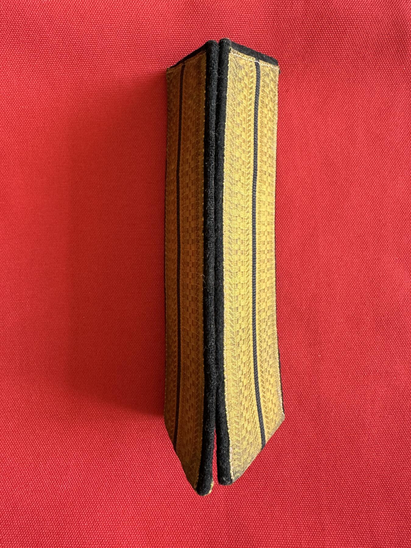 五哥徽章群   31号周二晚上八点4群联拍 肩章