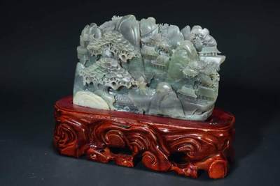 上海都达杂项专场103【全场包邮】  天然和田玉精雕《松山高士图》摆件连座95-262