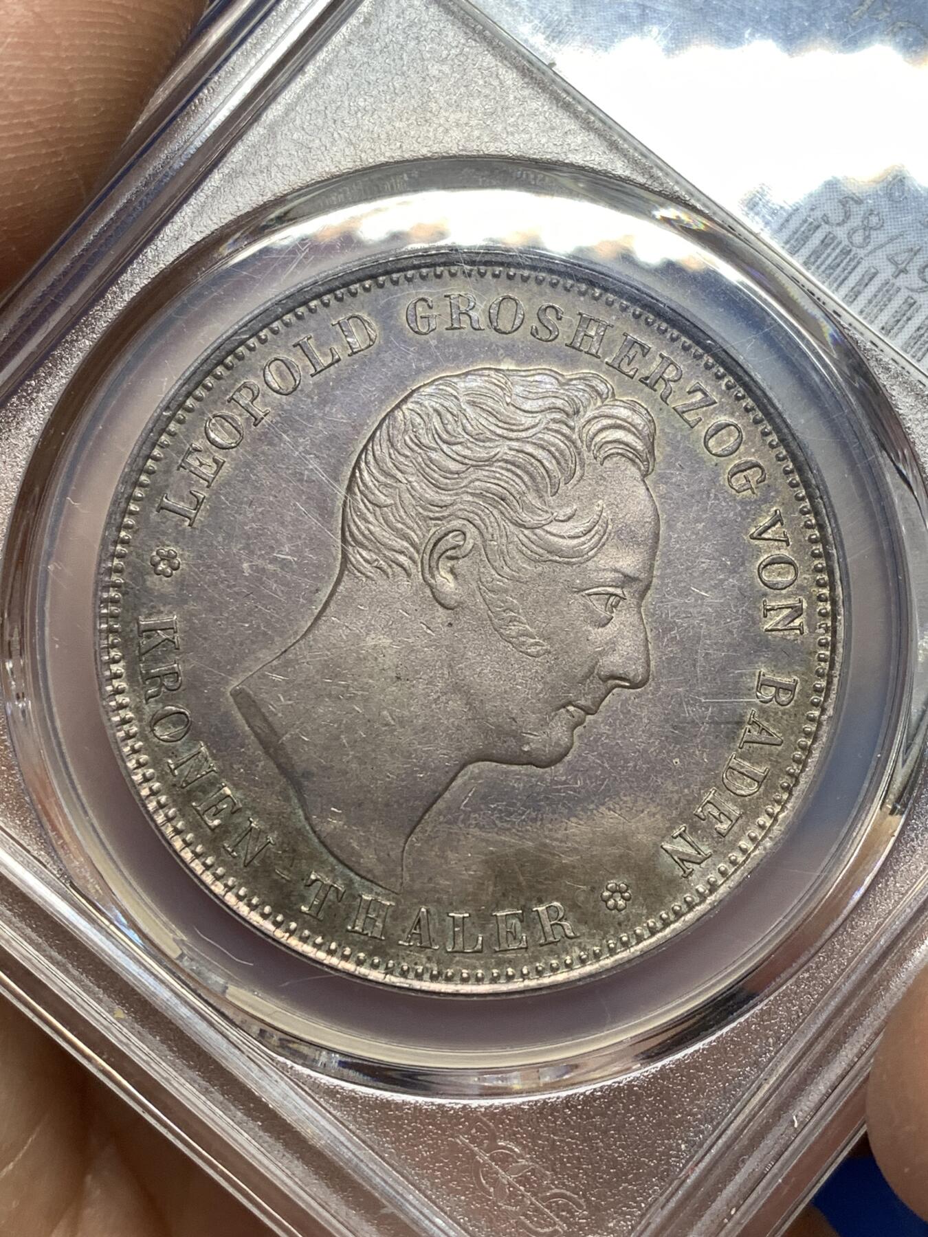 《竞宝斋》第476场 周日，周一 2场连拍 （全场包邮）欢迎送拍 PCGS AU58 巴登大公国 1836 克朗泰勒 29.5g 大型银币 纪念德意志关税同盟发行 小名誉品 巧克力包浆