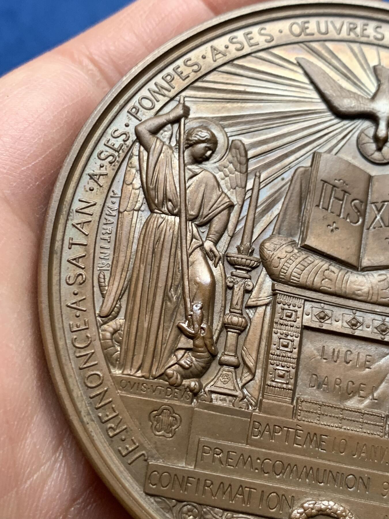 《竞宝斋》第476场 周日，周一 2场连拍 （全场包邮）欢迎送拍 法国圣餐洗礼大铜章 好品 141.8克 68.6mm 蜜蜂铜标 带盒