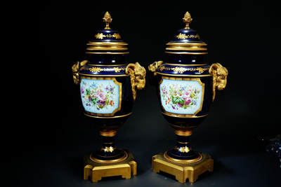 上海都达杂项专场六十七【全场包邮】 - 清代法国塞弗尔风格铜鎏金瓷瓶 1对