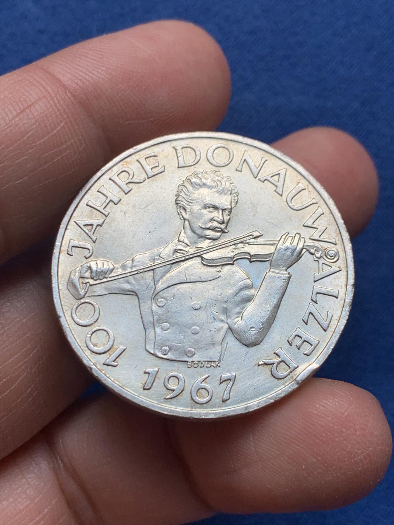 《竞宝斋》第476场 周日，周一 2场连拍 （全场包邮）欢迎送拍 奥地利1967年蓝色多瑙河圆舞曲百年纪念50先令纪念银币，光度不错，20克，900银