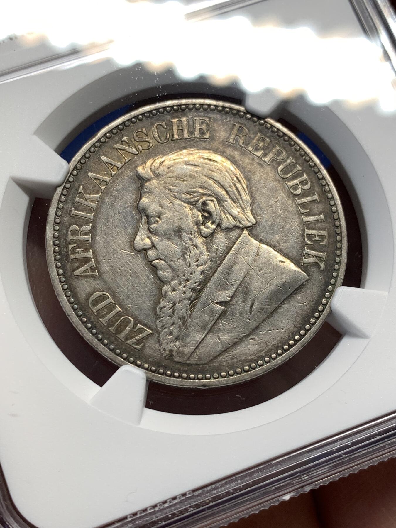 《竞宝斋》第476场 周日，周一 2场连拍 （全场包邮）欢迎送拍 NGC XFD 南非德兰士瓦1896年克鲁格总统2.5先令银币 标签年份错误