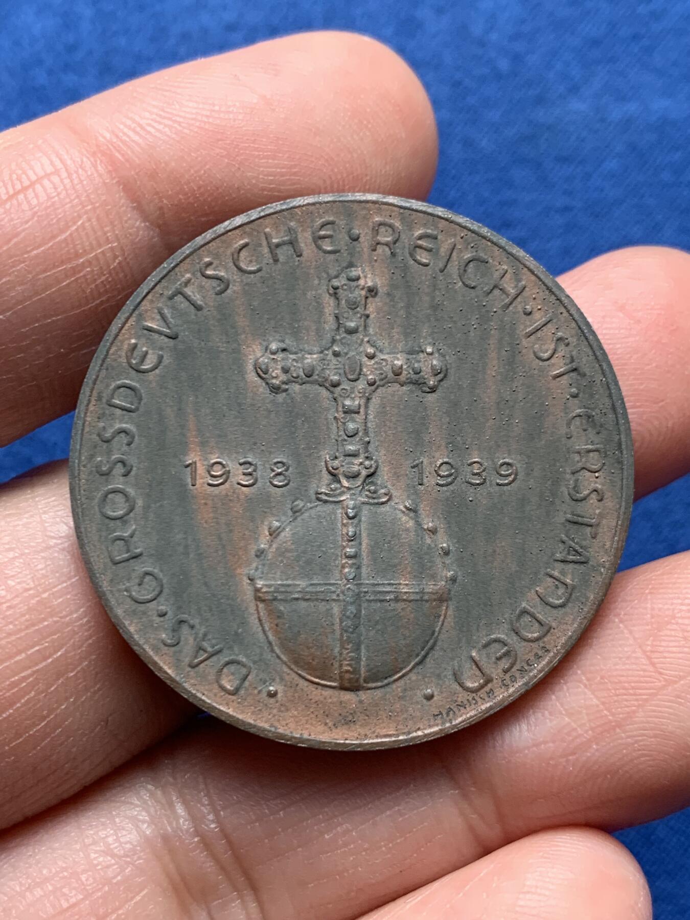 《竞宝斋》第476场 周日，周一 2场连拍 （全场包邮）欢迎送拍 德国吞并奥地利纪念锌章 15.85克 36mm 非常稀见的材质 附带德国拍卖原纸袋