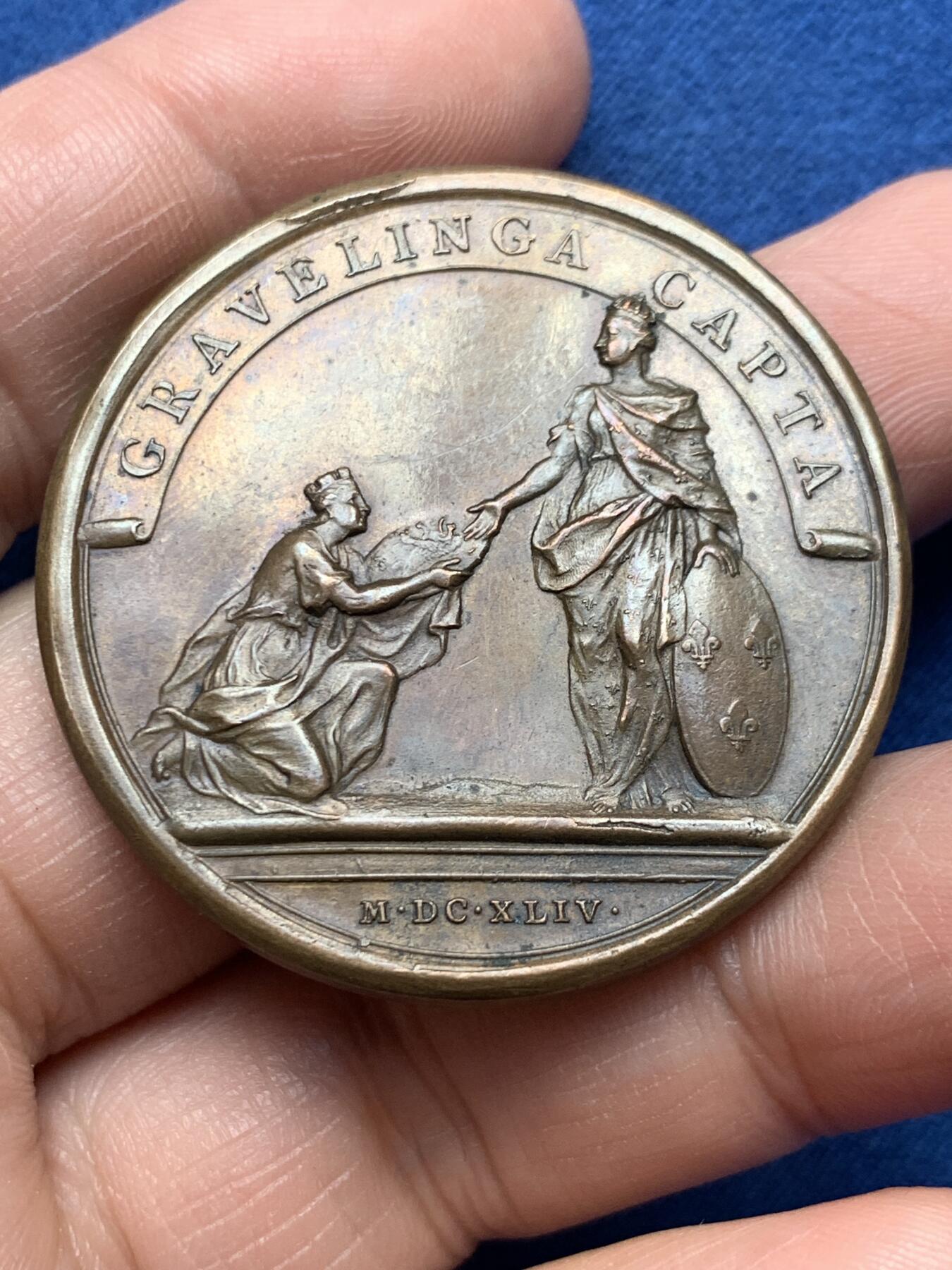 《竞宝斋》第476场 周日，周一 2场连拍 （全场包邮）欢迎送拍 法国路易十四占领格拉沃利讷纪念铜章 37.5克 41.2mm 光边原铸 细节见图