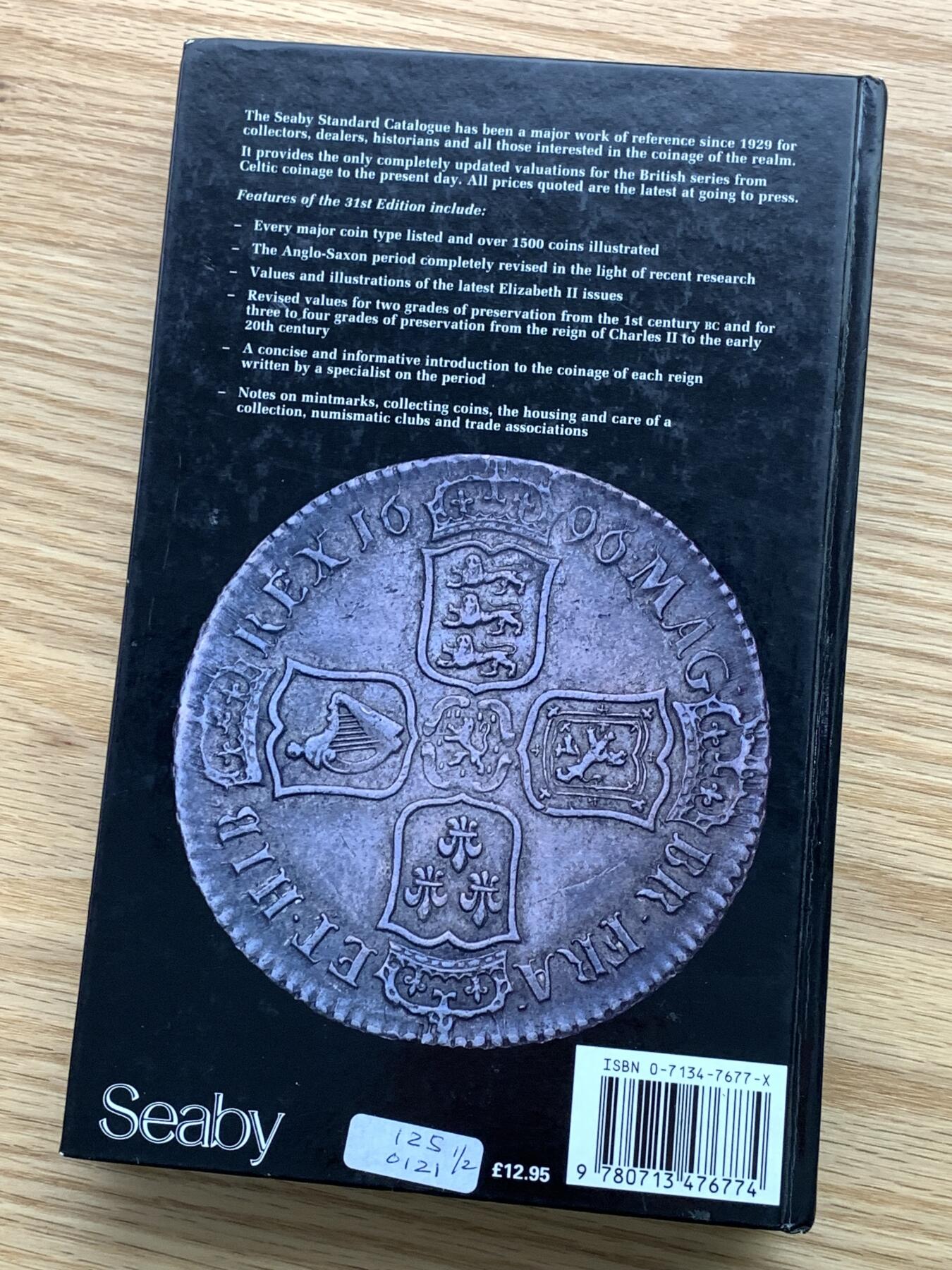 《竞宝斋》第476场 周日，周一 2场连拍 （全场包邮）欢迎送拍 英国硬币标准目录第31版1996年英格兰和联合王国硬币书精装版 细节见图 重0.7公斤