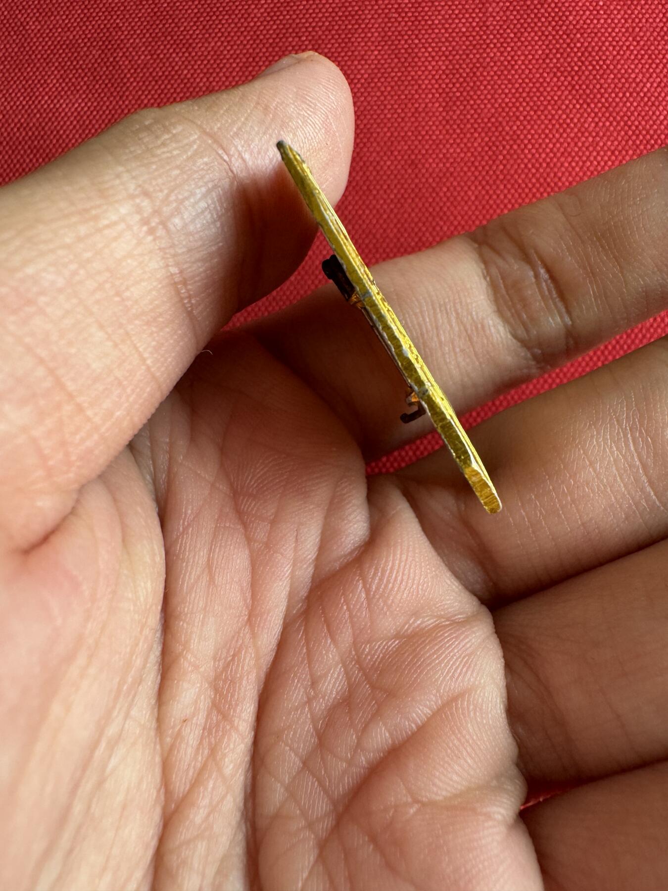 五哥徽章群   31号周二晚上八点4群联拍 铝章