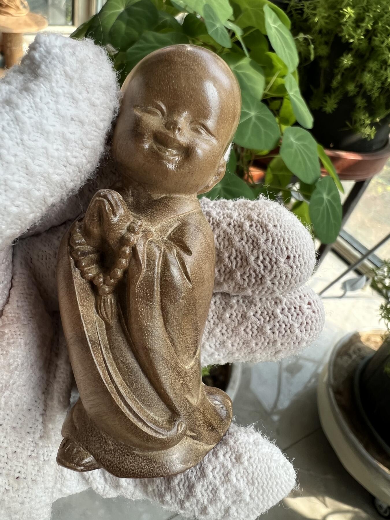 零元拍：金丝楠 精工 小师父 雕件手把件，满手留香金丝流溢。80MM