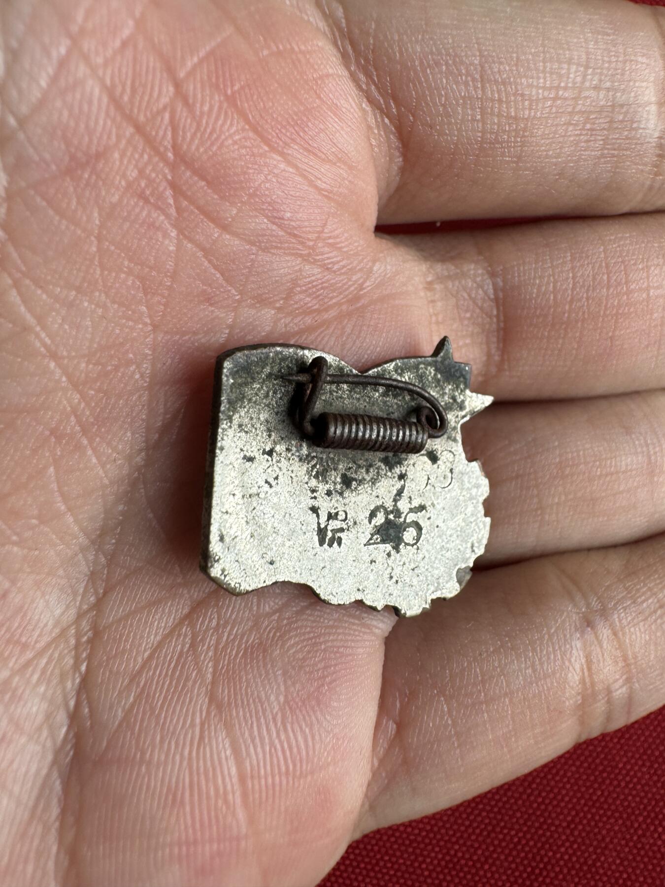 五哥徽章群   31号周二晚上八点4群联拍