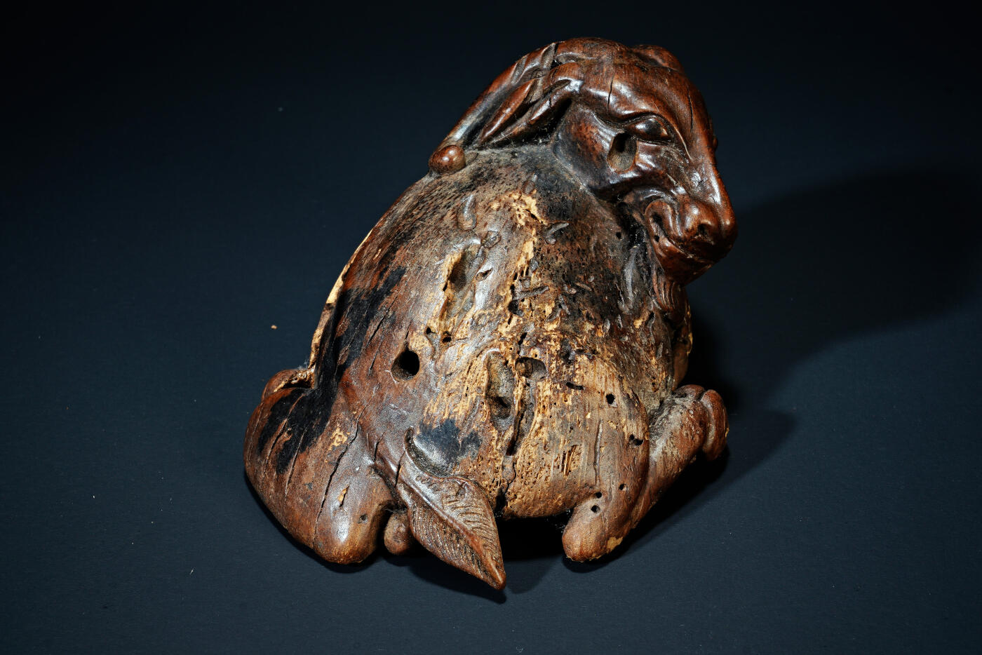 上海都达杂项专场六十七【全场包邮】 清代老竹雕《卧羊》摆件95-9