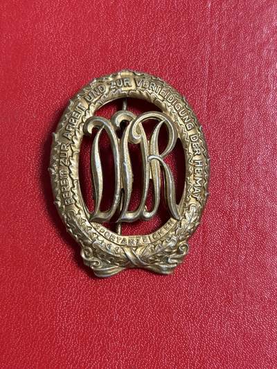 韵星假日军品类拍卖第50期 - 民主德国金级体育技能证章