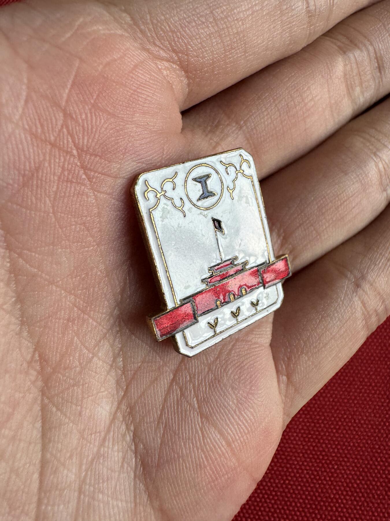 五哥徽章群   31号周二晚上八点4群联拍