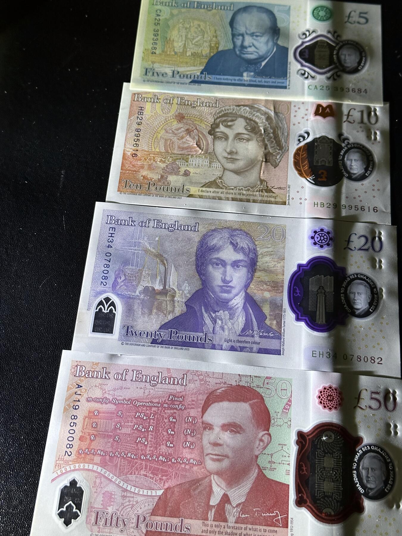 《外钞收藏家》第六百二十二期（精品场）（长期征集拍品、欢迎藏友们联系合作） 英国最新版查尔斯塑料钞5-50镑 四张一起 全新 但10镑有牙印