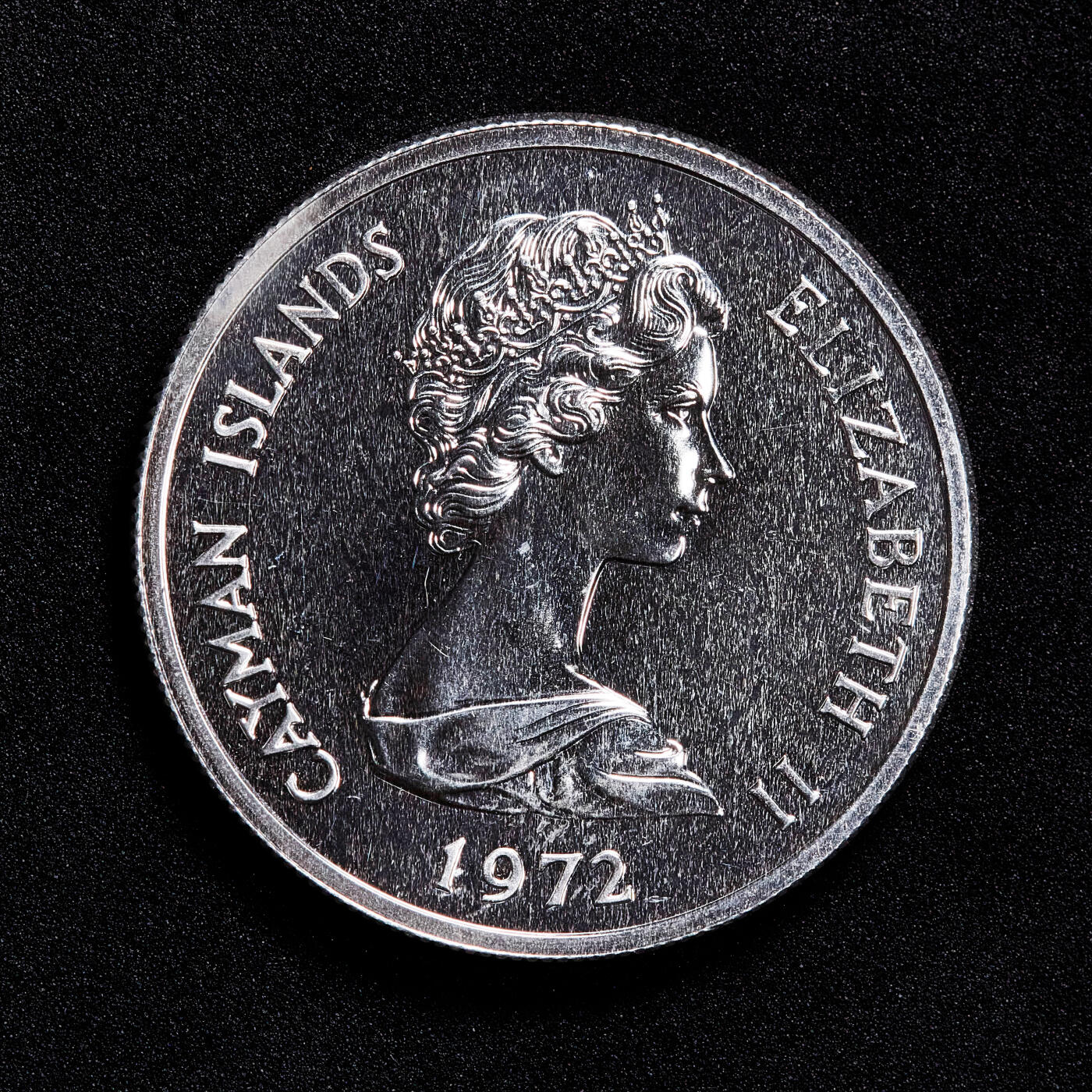 【俄甄集藏】2026年(050)04-01星期三 晚 19:30 全场包邮 英属开曼群岛1972年香蕉兰花题材纪念女王登基银禧1元精制银币，重18克，925银，发行量2168枚（上期被鸽，重新拍）