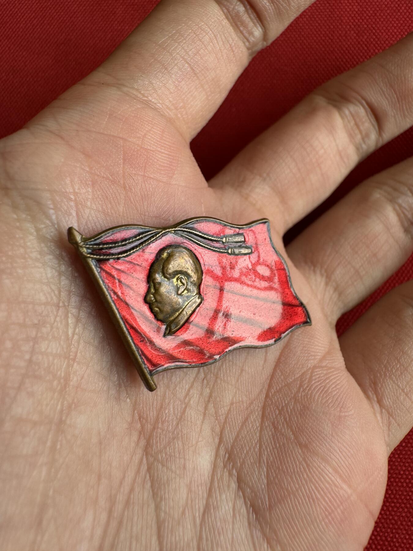 五哥徽章群   31号周二晚上八点4群联拍 铜章