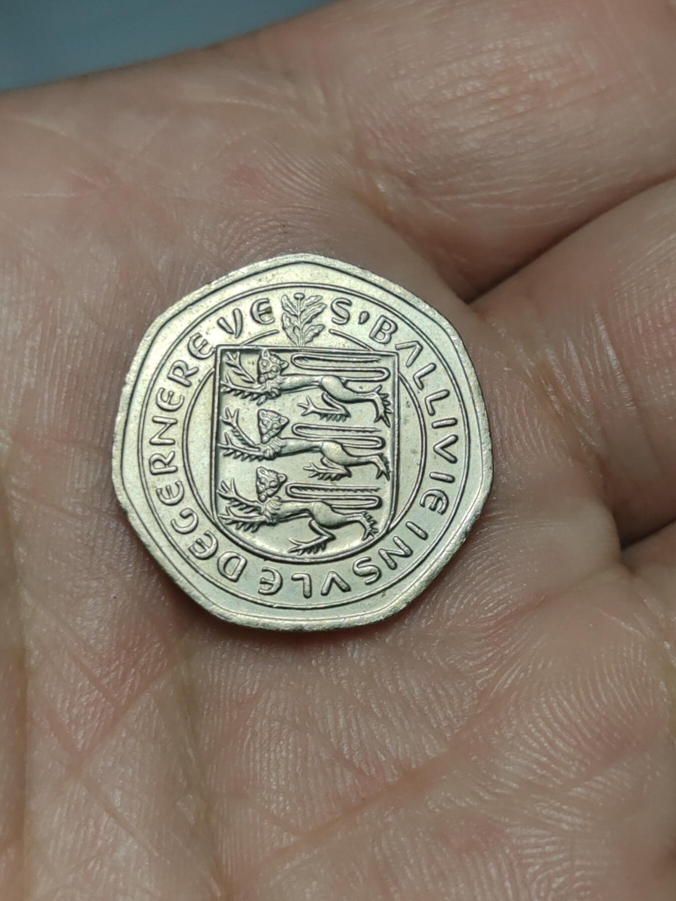 2026年第三十九场(总第二百零八场）外国好品散币场(免佣金) 少见–英属根西岛🇬🇬1982年20便士(伊丽莎白二世时期，十进制第二套，首发年仅发行2年)