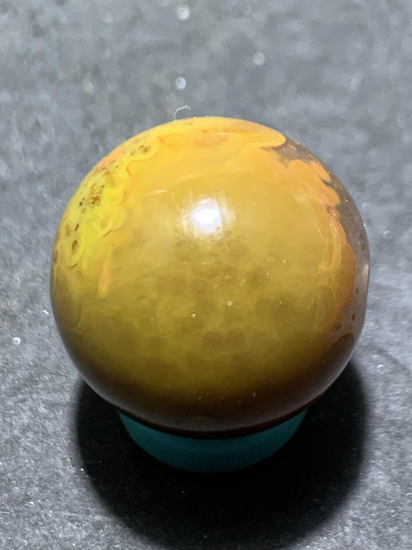 精美冰飘冻料草花纹战国红玛瑙圆珠一个