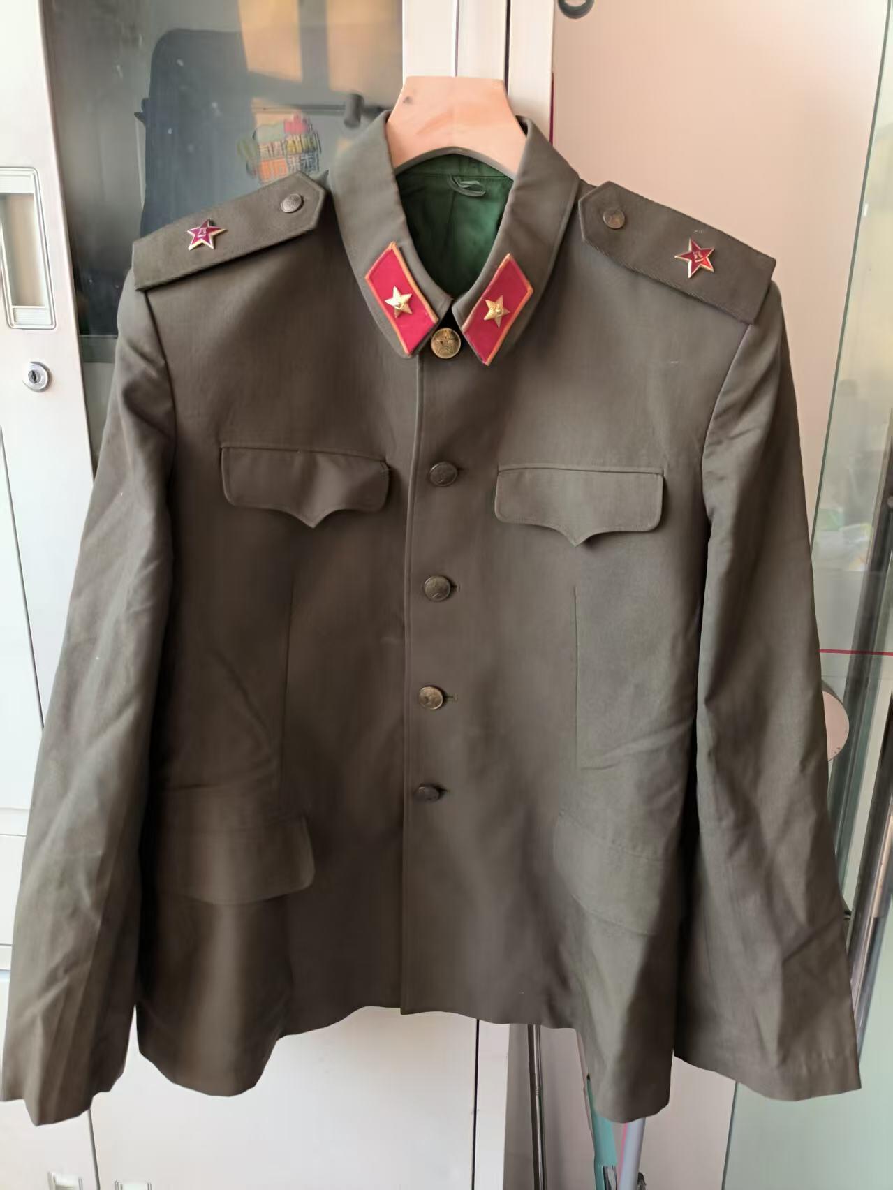 云宸嘉赏-勋臻文献佳藏优品精选场次（低佣 转发佣金红包） su-M85式团级以上凡立丁常服 带全套配饰 定制款 约175-180体态适中可穿 