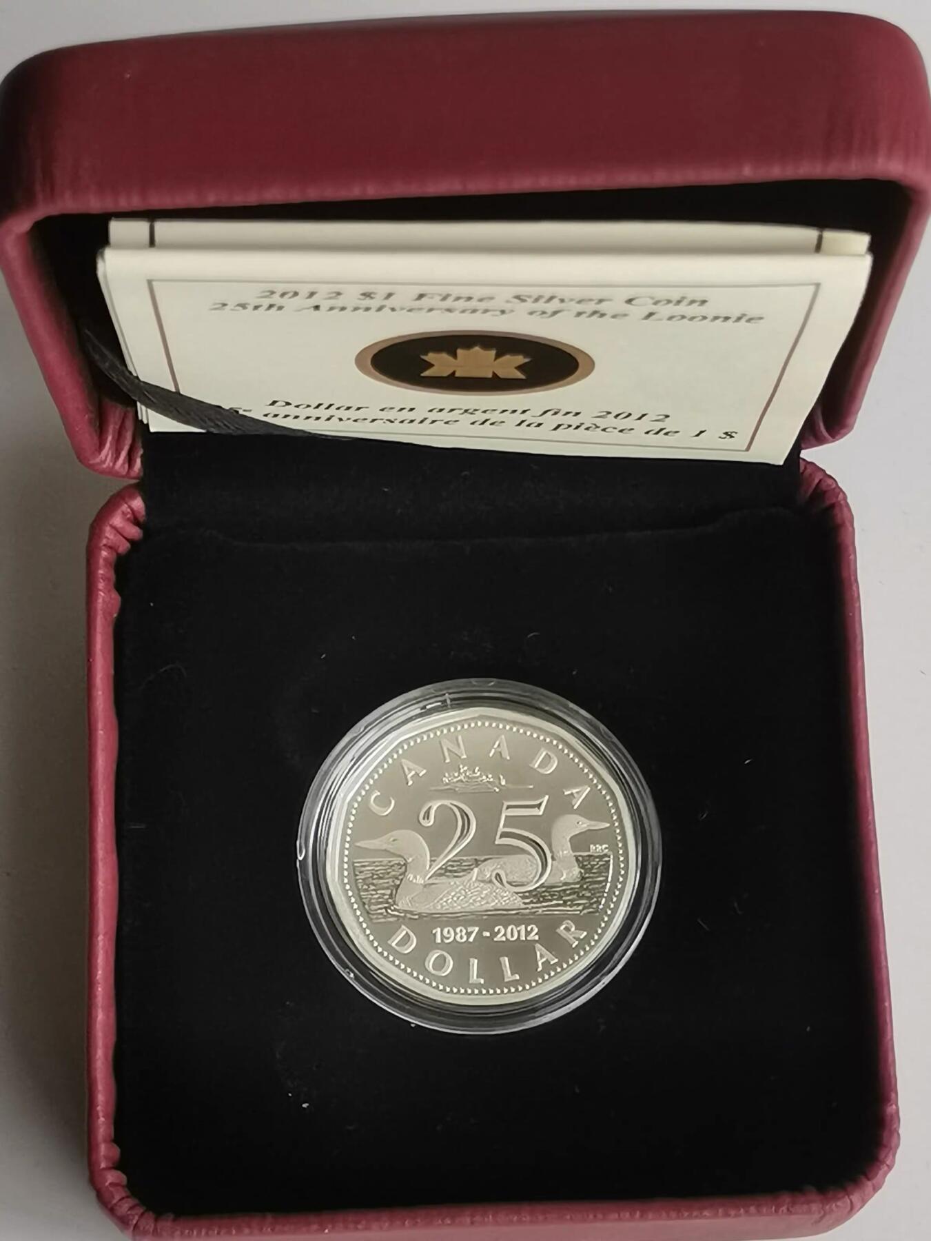 精品币专拍场 999纯银原盒证 加拿大2012年1元银币 潜鸟25周年动物纪念币7.89g