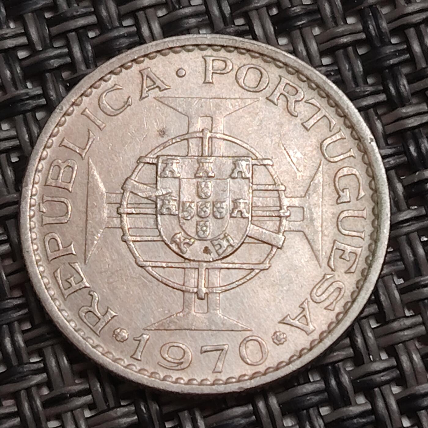 布加迪🐬～世界钱币(上海)🌾第 284 期 /  各国套币和散币 葡属帝汶 1970年 2.5埃斯库多