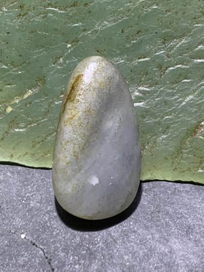 精美和田玉青花小独籽原石一颗 - 精美和田玉青花小独籽原石一颗