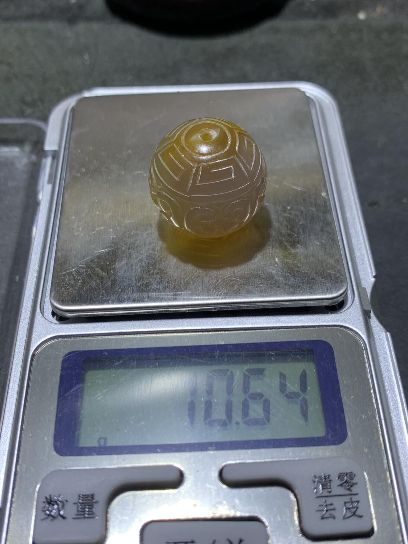 精美高润度冻料飘鸡油黄原皮蒙料战国红玛瑙雕刻回纹2.0珠子一颗，