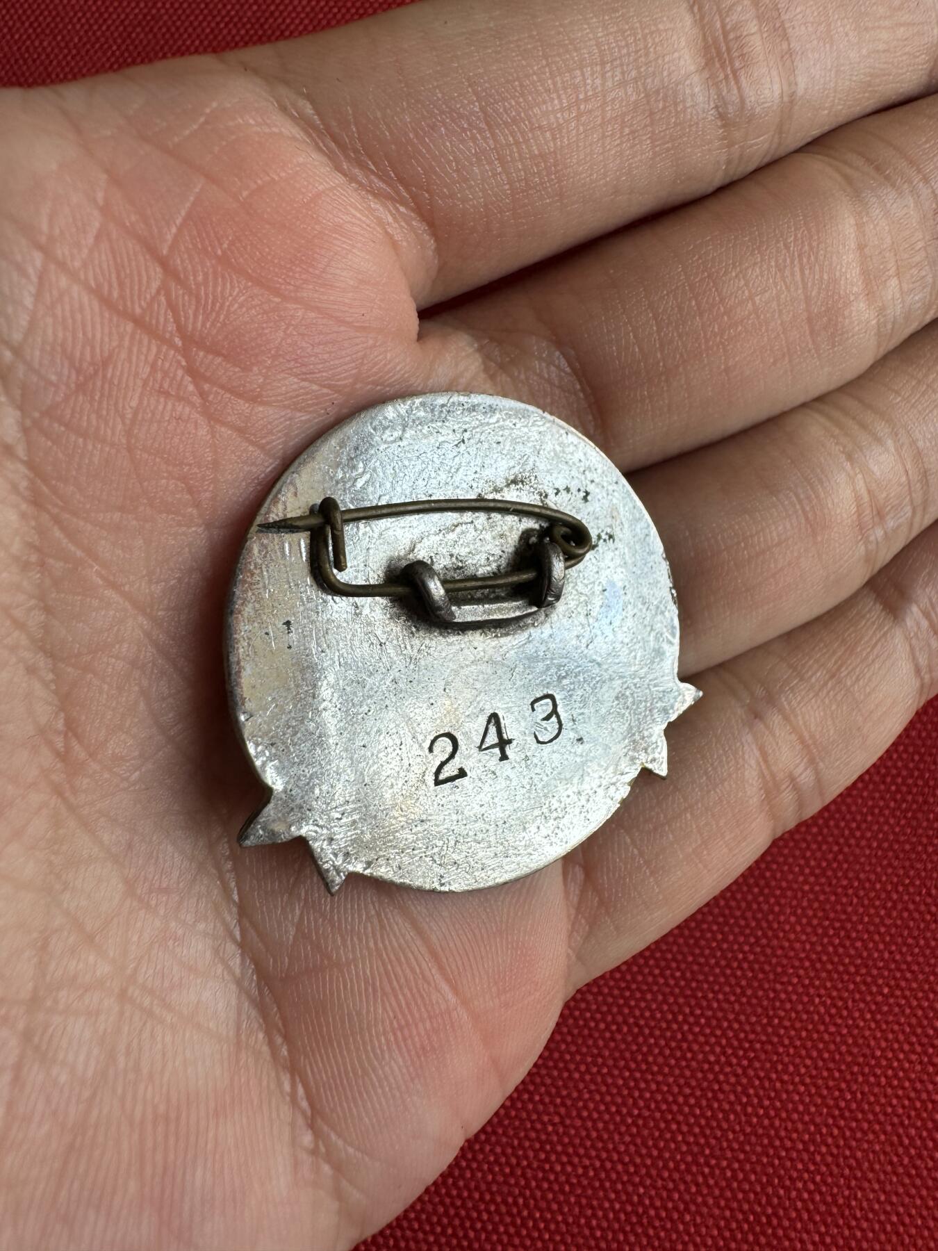 五哥徽章群   31号周二晚上八点4群联拍 铜章