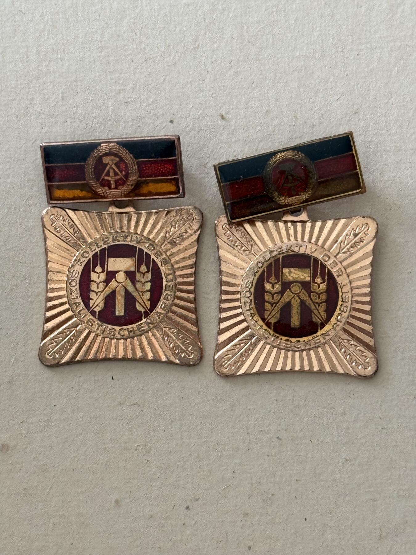 云宸嘉赏-勋臻文献佳藏优品精选场次（低佣 转发佣金红包） 民主德国集体劳动荣誉奖章一组