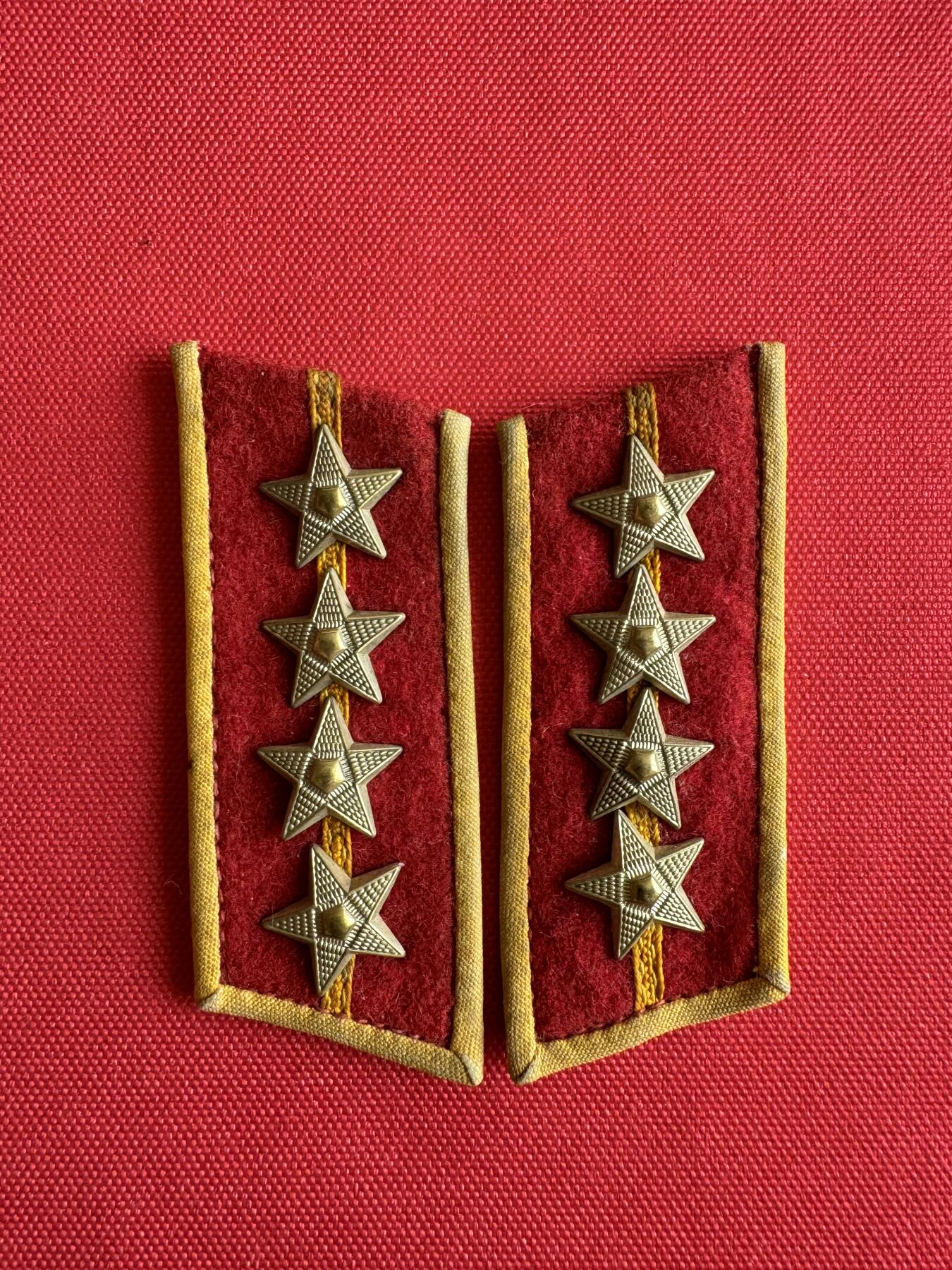 五哥徽章群   31号周二晚上八点4群联拍 领章