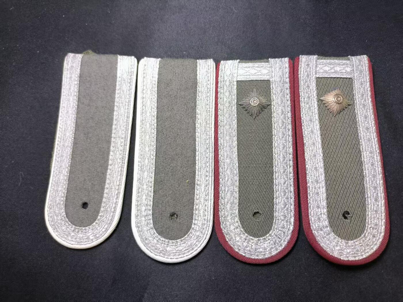 云宸嘉赏-勋臻文献佳藏优品精选场次（低佣 转发佣金红包） 民主德国人民军士官肩章一组（步兵军士、史塔西志愿士官） 