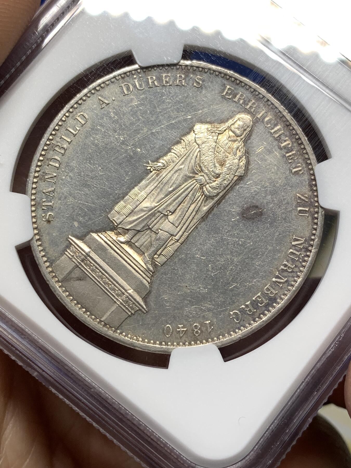 《竞宝斋》第476场 周日，周一 2场连拍 （全场包邮）欢迎送拍 NGC MS62 德意志巴伐利亚王国1840年2泰勒 37克的大银币 正面路德维希一世侧像 背面阿尔布雷希特·丢勒雕像 历史泰勒中的少见品种 季军分