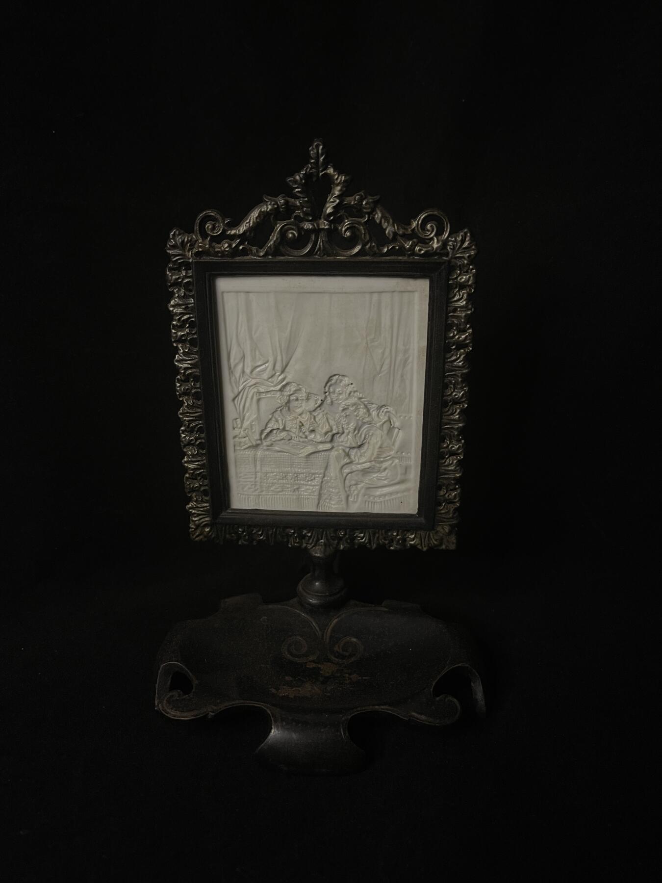 专场 约19世纪末法国铜制雕花烛台托盘配隐瓷壁档