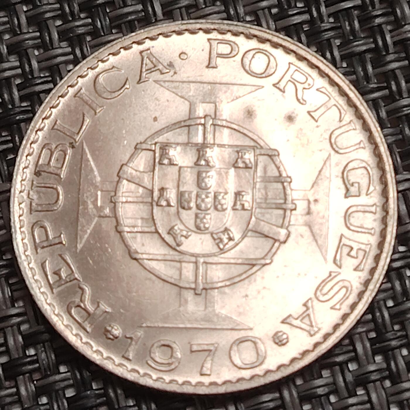 布加迪🐬～世界钱币(上海)🌾第 284 期 /  各国套币和散币 葡属帝汶 1970年 10埃斯库多