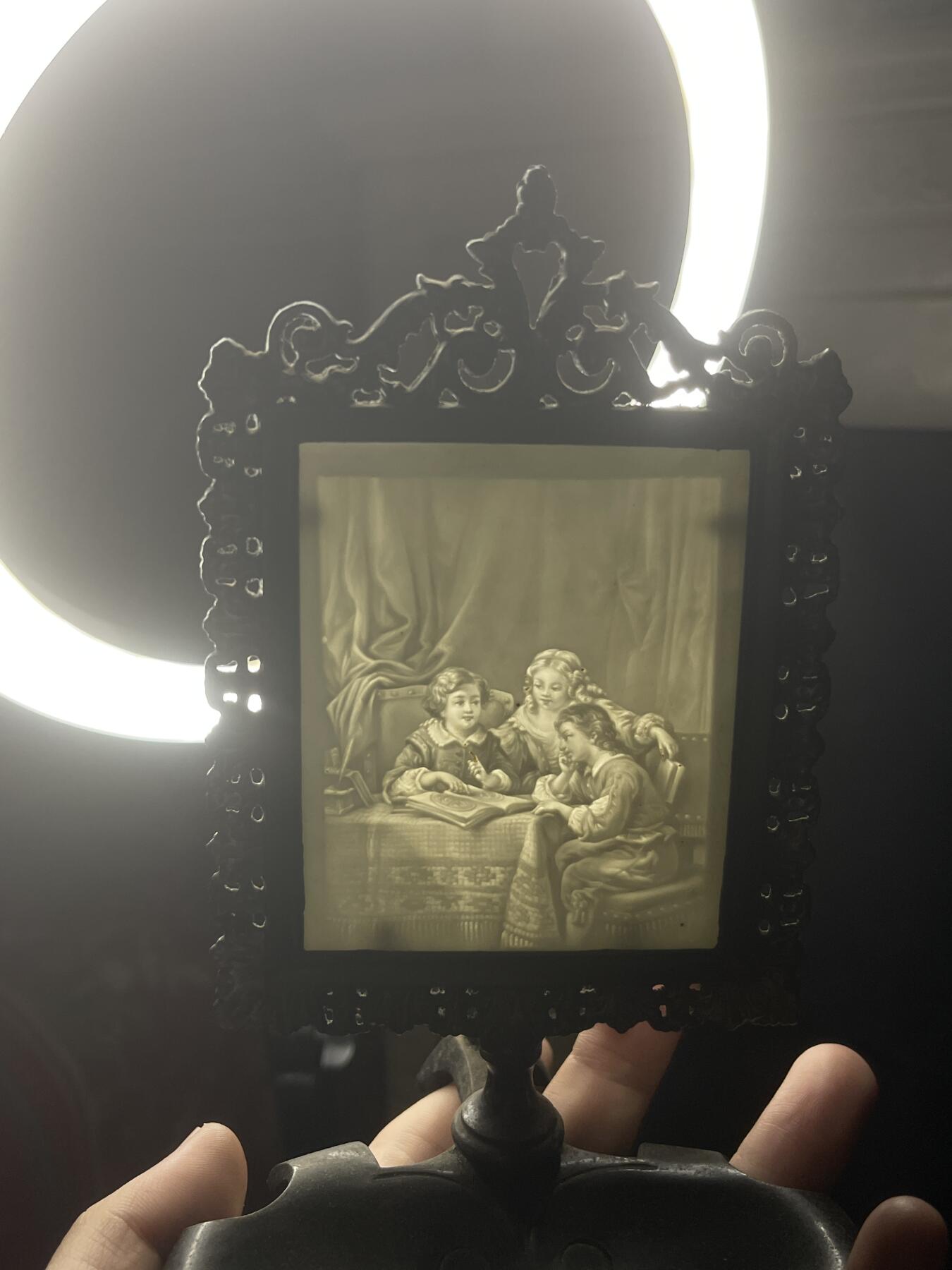 专场 约19世纪末法国铜制雕花烛台托盘配隐瓷壁档