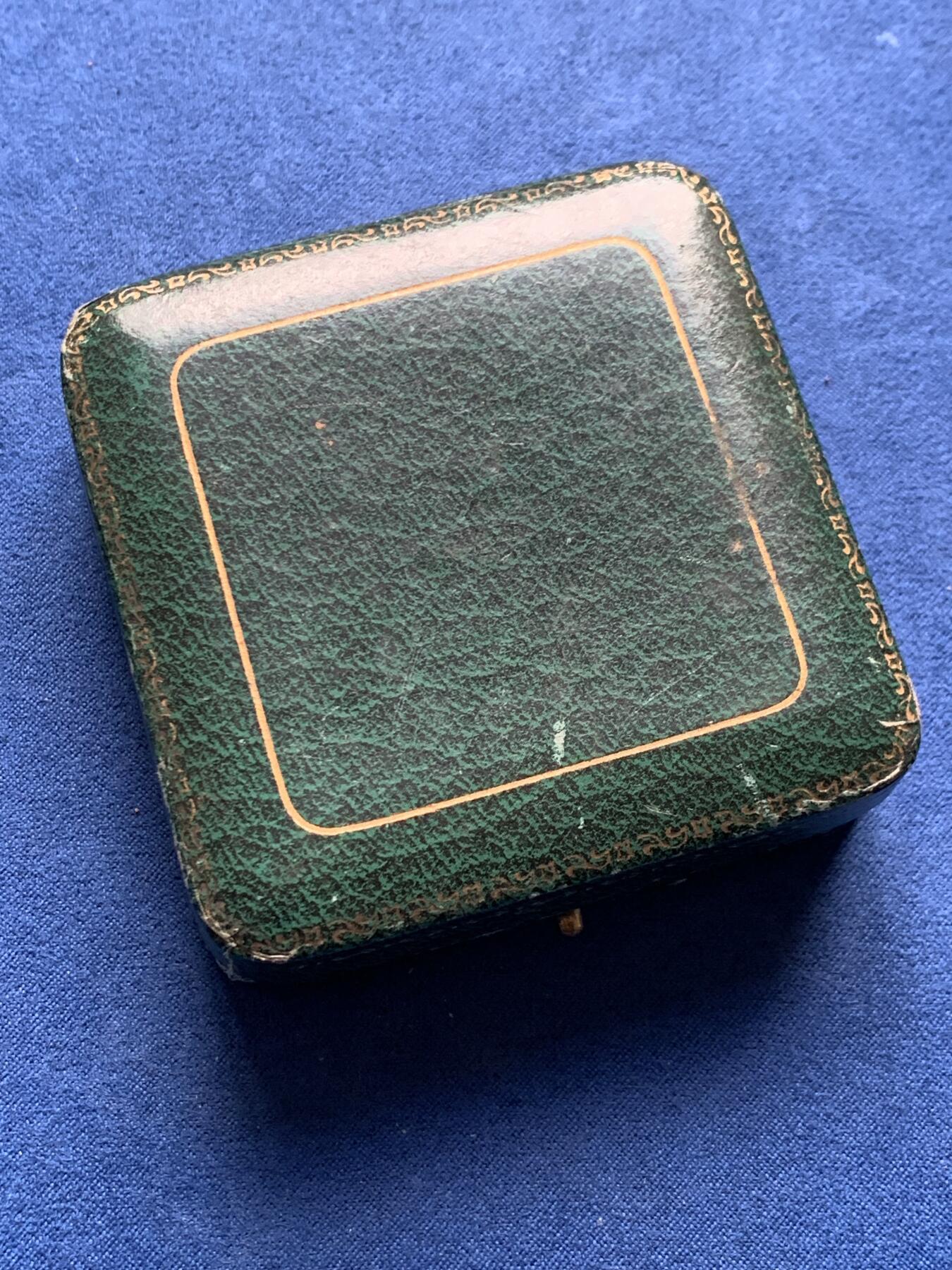 《竞宝斋》第476场 周日，周一 2场连拍 （全场包邮）欢迎送拍 体育赛事-长跑纪念铜章 59.7克 49.3mm 三角边铭 带盒