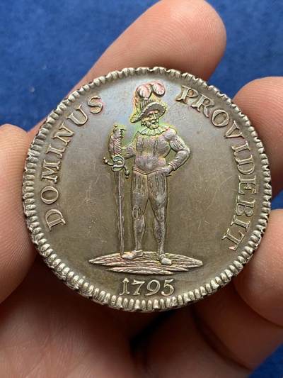 《竞宝斋》第476场 周日，周一 2场连拍 （全场包邮）欢迎送拍 - 瑞士伯尔尼 1795 泰勒银币 雇佣兵和小熊栩栩如生 标准的UNC品相 炫彩包浆极其美丽